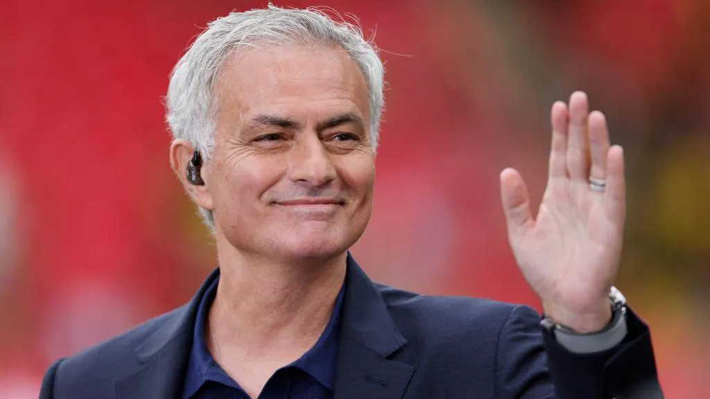 Who says no to this Portuguese giant? - The Special One touches down for talks